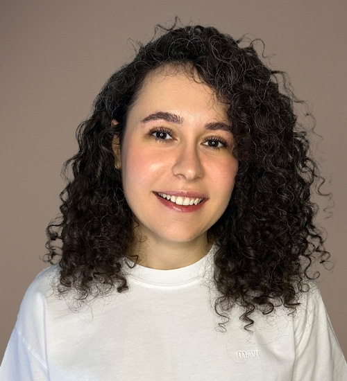 İpek Bal Дантист