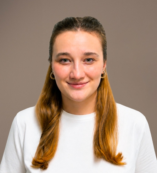 Ece Deniz Taşkan Dentist